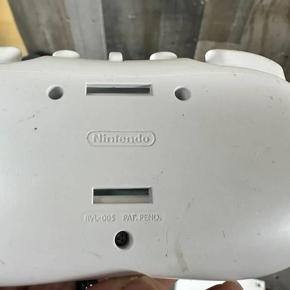 Official Nintendo Wii Pro Controller Classic White RVL-005 OEM Tested